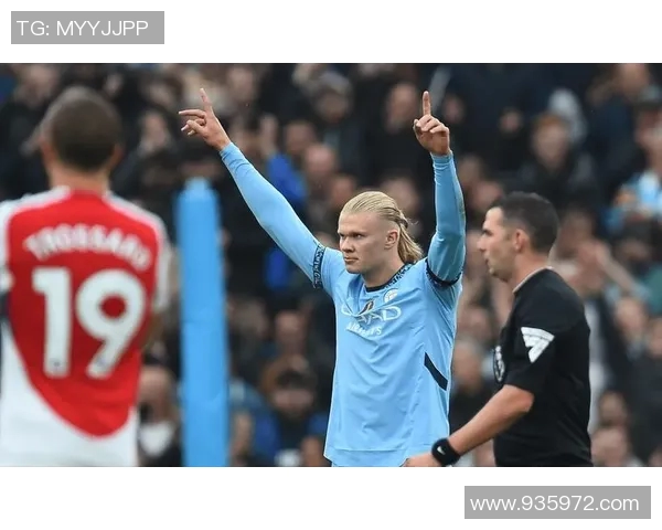 足球明星遭遇意外事故现场曝光引发球迷热议与关注